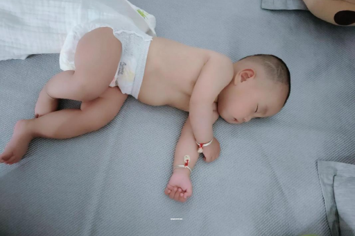 安吉孕妇肚子一跳一跳